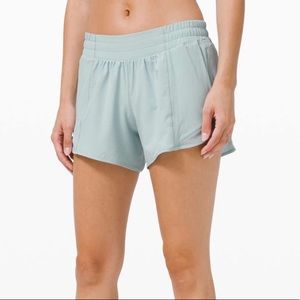 Lululemon Hotty Hot 4” shorts